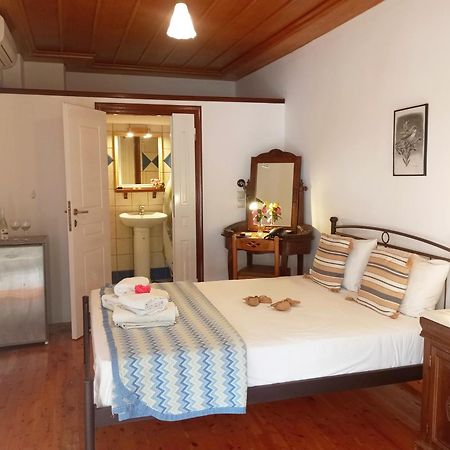 Hotel Paraliako Kyparissi Кипарисия Экстерьер фото
